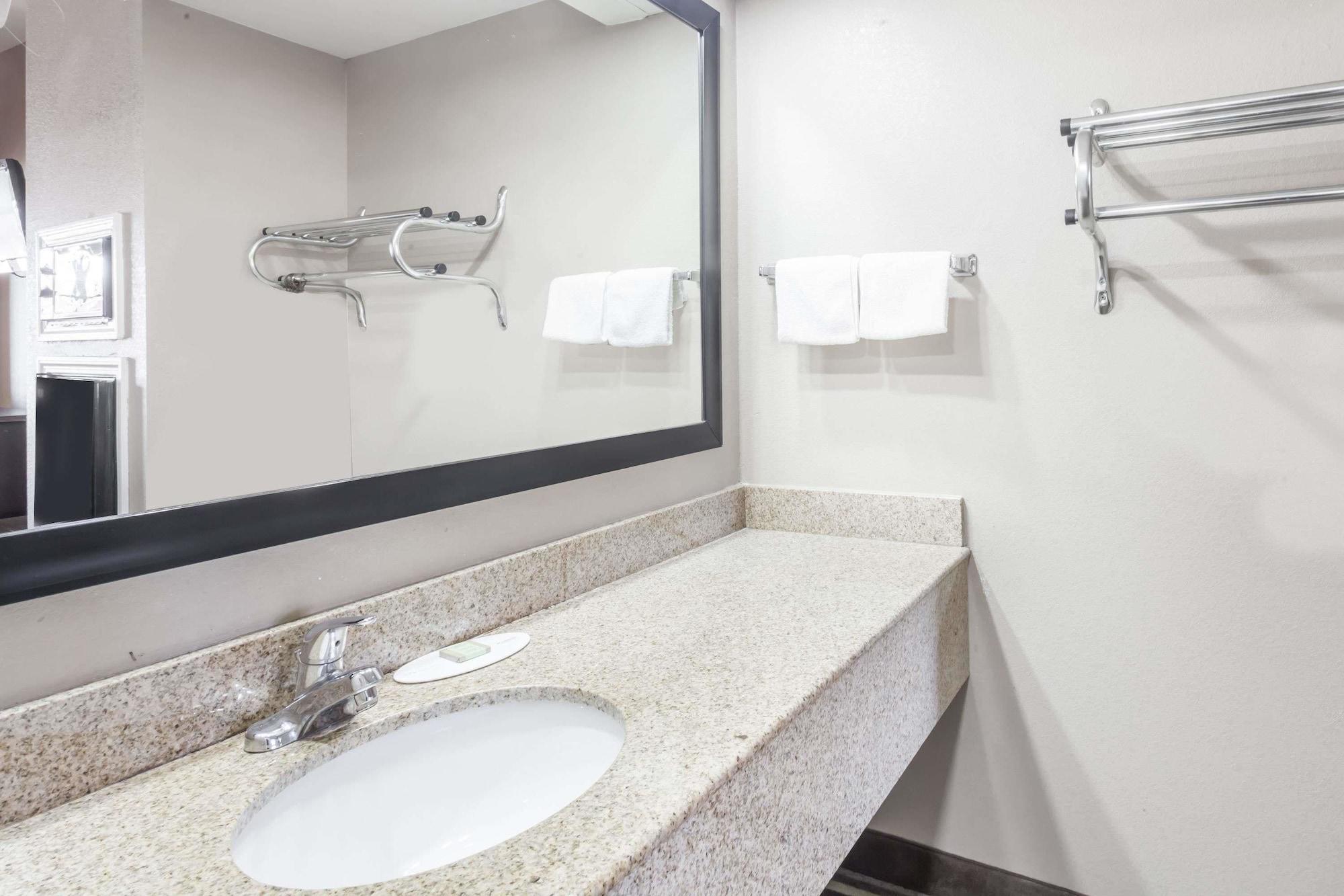 ซูเปอร์ 8 บาย วินด์แฮม เมอร์ฟรีสโบโร Hotel ภายนอก รูปภาพ